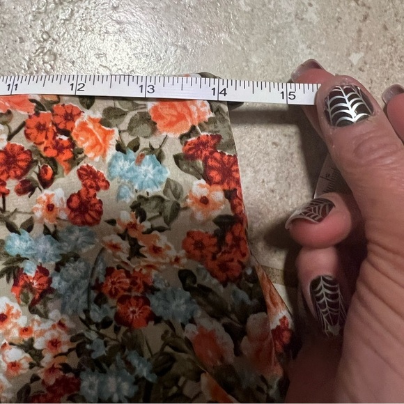 ❤️❤️LIKE NEW -MONTEAU LOS ANGELES SUPER CUTE FLORAL SHORTS SZ M❤️❤️ - Picture 8 of 11